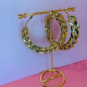 Chain hoops!